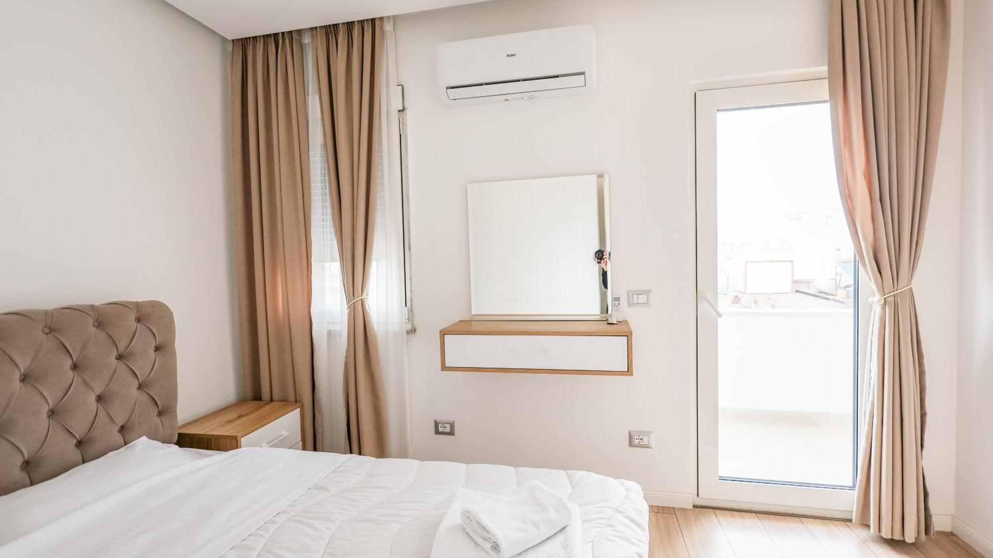 Premium Apartment In The Center Тирана Екстер'єр фото