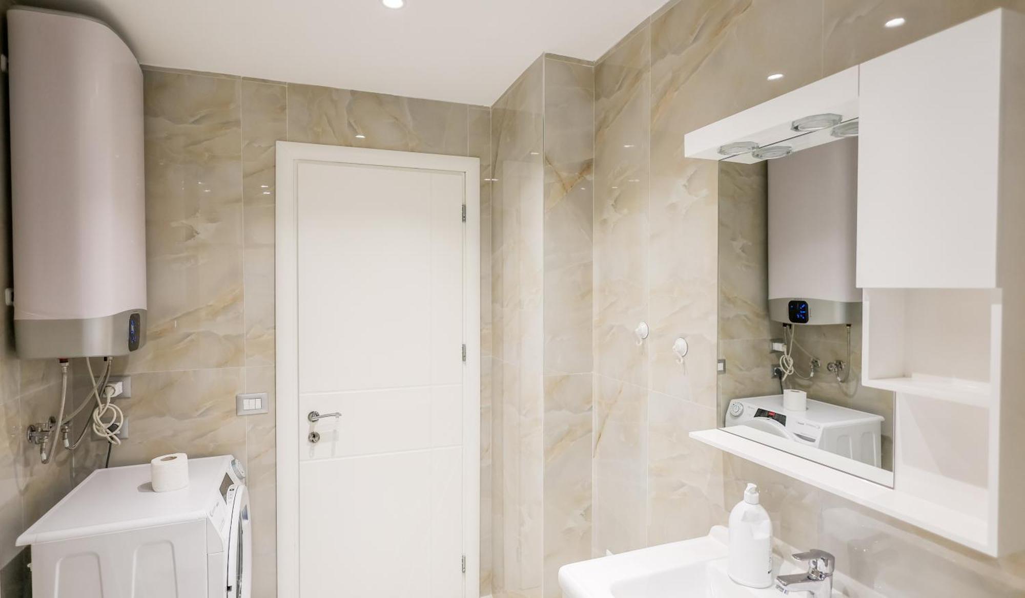 Premium Apartment In The Center Тирана Екстер'єр фото