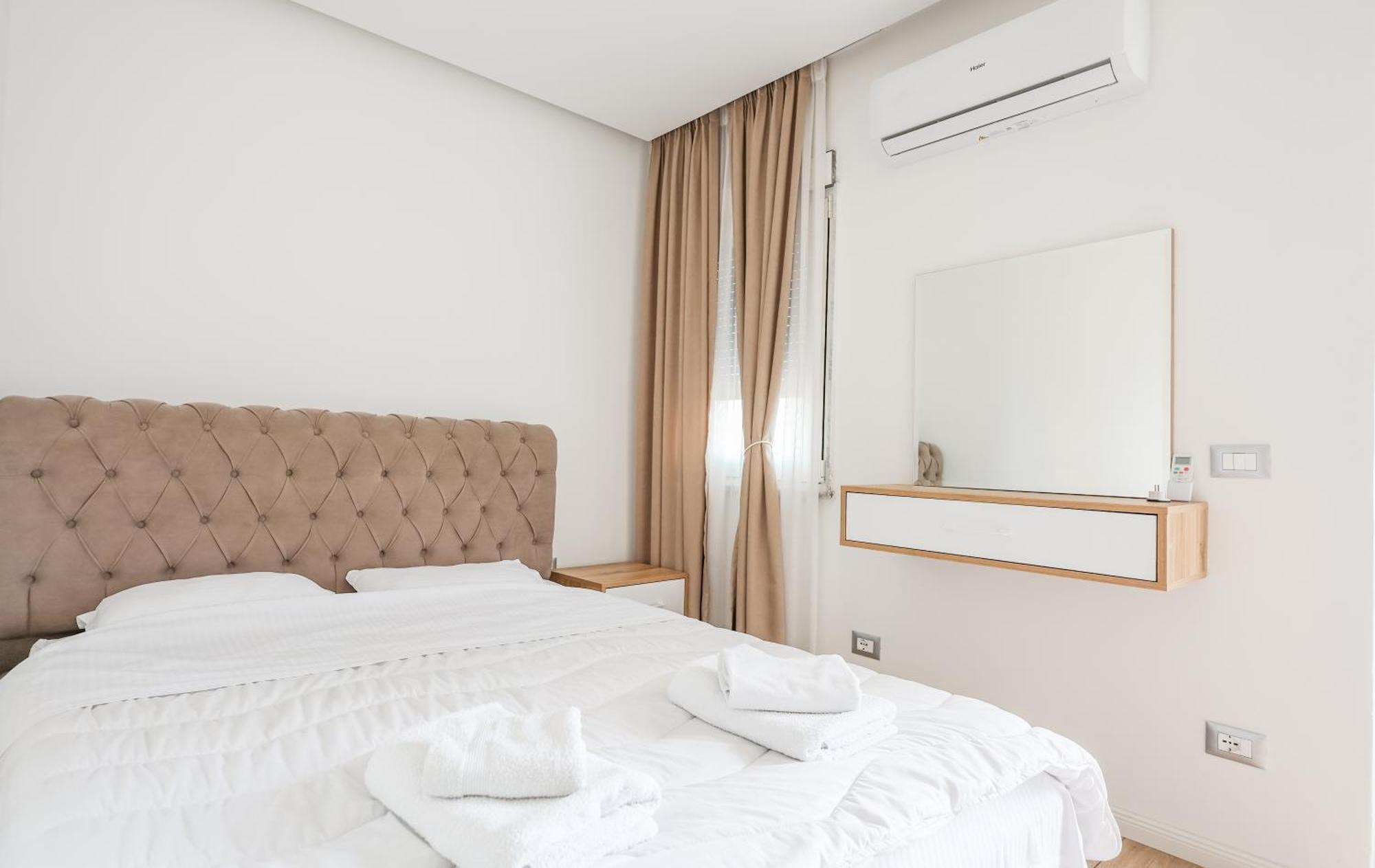 Premium Apartment In The Center Тирана Екстер'єр фото